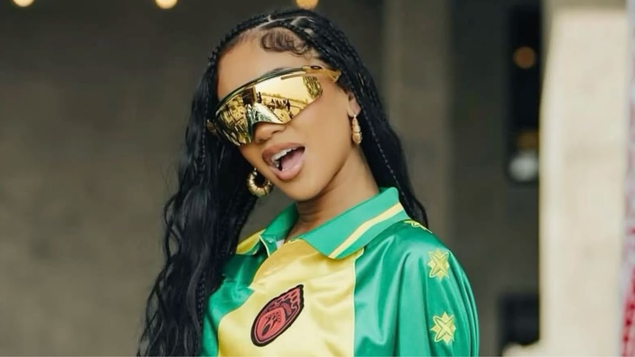 Shenseea &ndash; Talk To Me Now | Flirty Dancehall Vibes (official Lyrics video 2027)