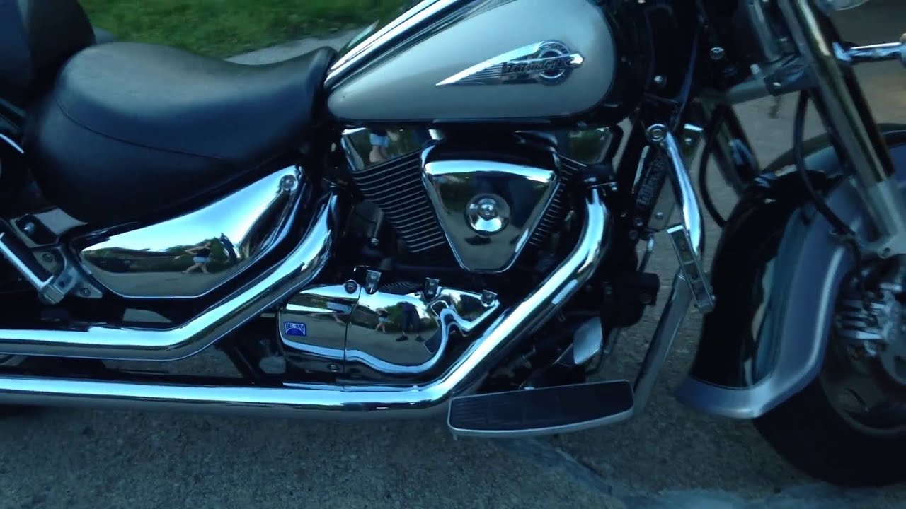 Suzuki Intruder 1500 with Cobra Pipes