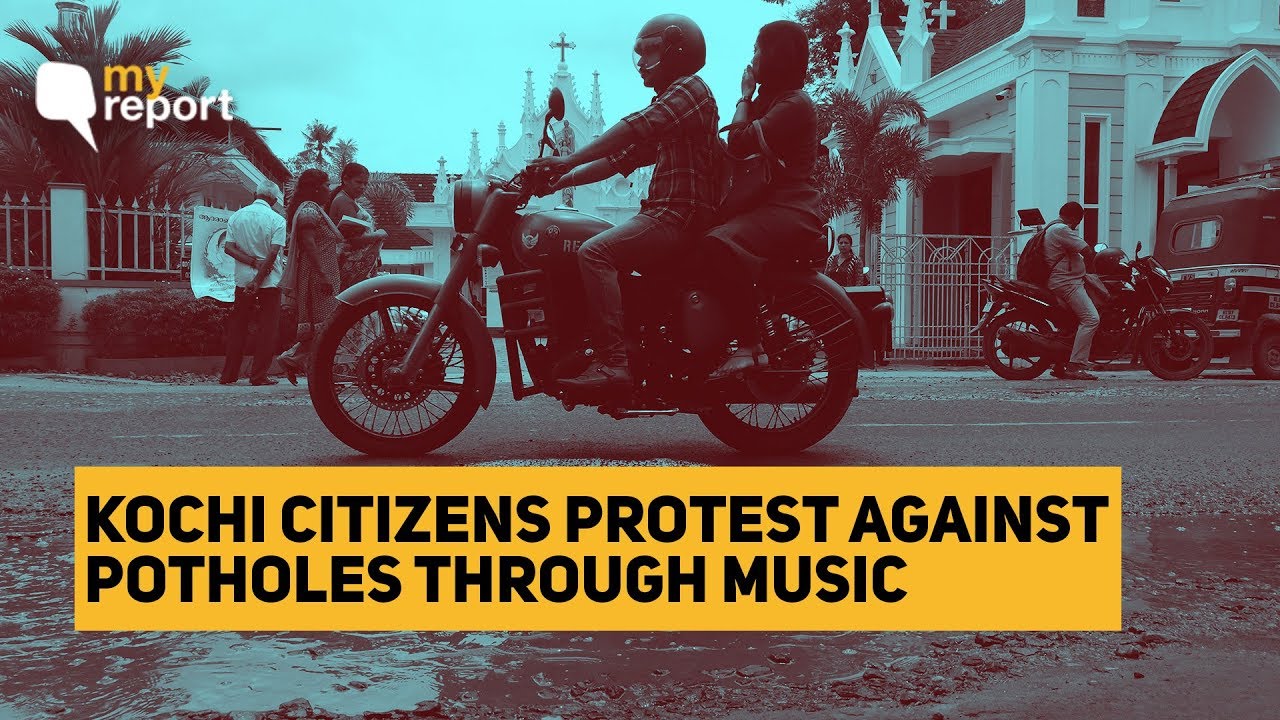 Kochi Residents Find New Way To Protest Potholes on NH-66 | The Quint