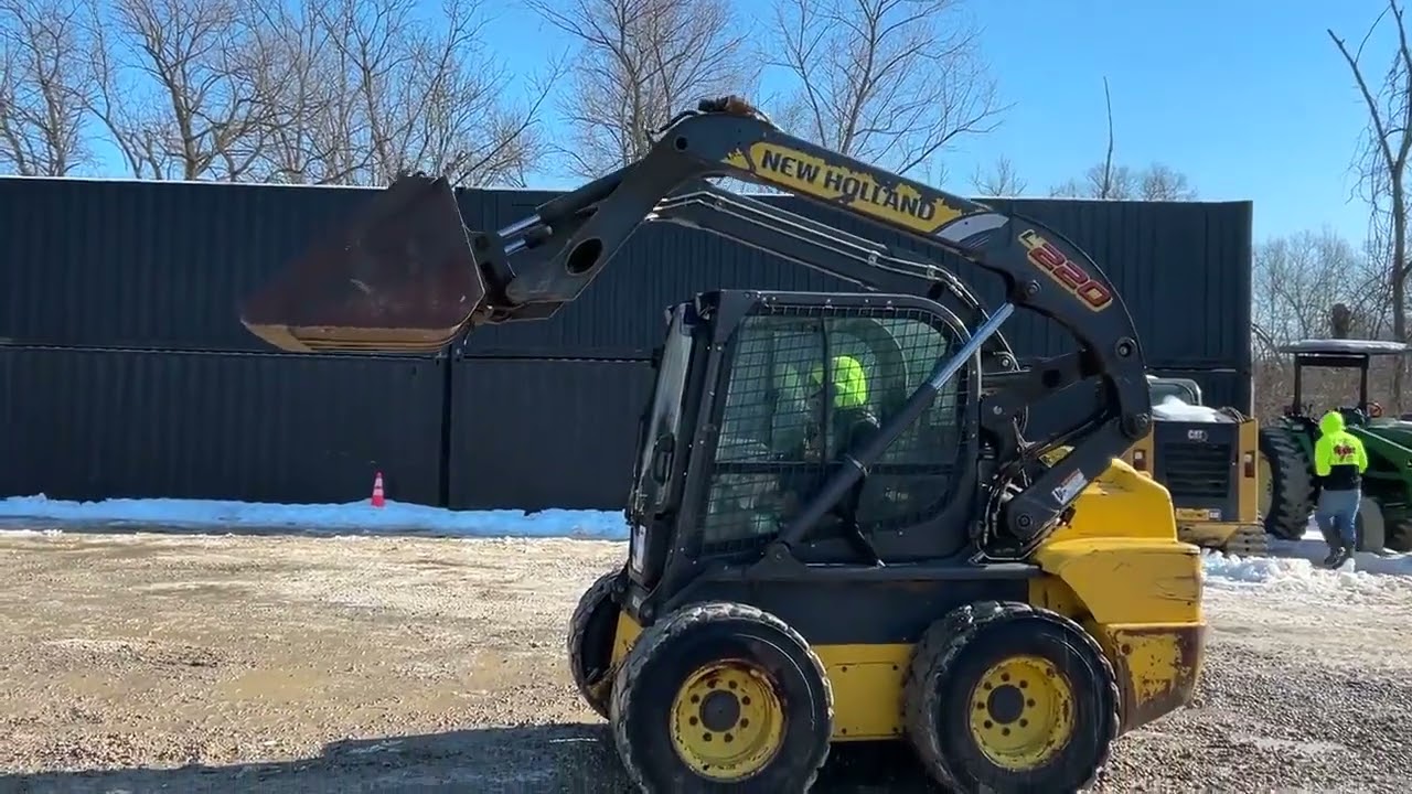 2016 NEW HOLLAND L220 For Sale