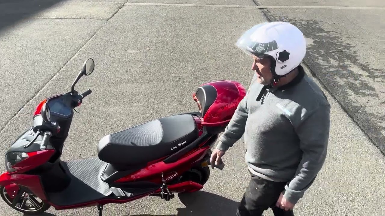 Découvrez E-Opai : Le Scooter Électrique Autonomie, Puissance et Économie chez Over Watt le mans