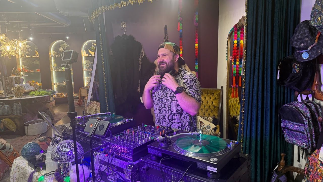 Deezruggz @ Mercurius Curio Shop, Edmonton