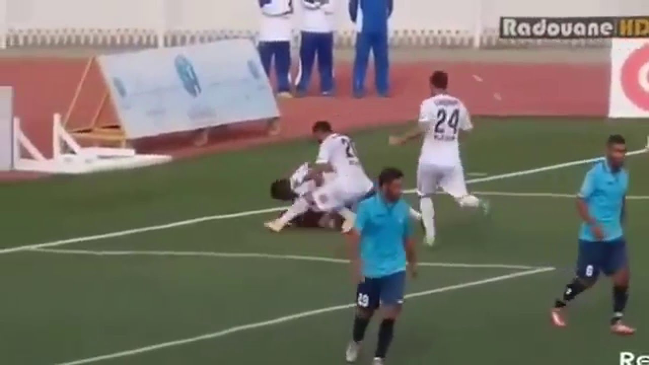 على طريقة معركة الجزائر لاعبي اتحاد بلعباس يشاهدون فيديو تحفيزي قبل مباراة القمة ضد باتنة