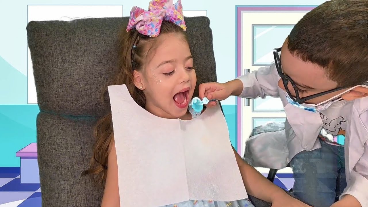 Niños juegan a ser dentistas | Cuidado de los dientes