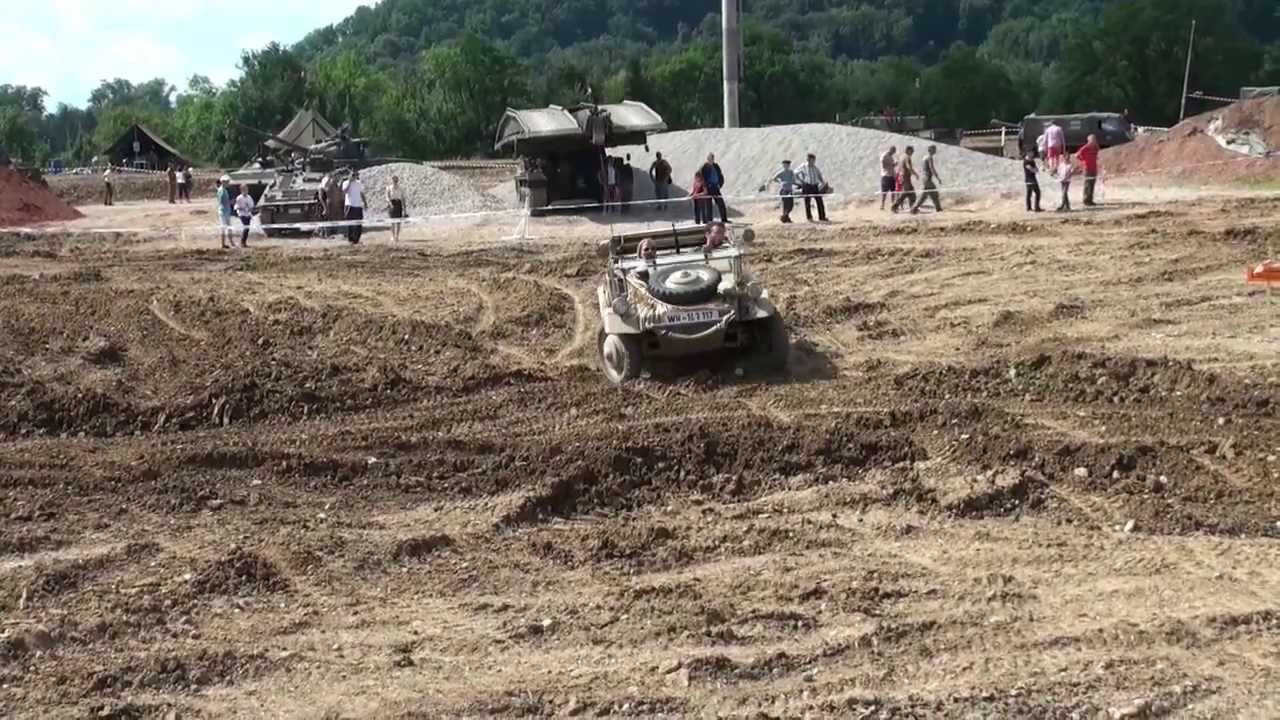 VW Kübel- und Schwimmwagen im Gelände