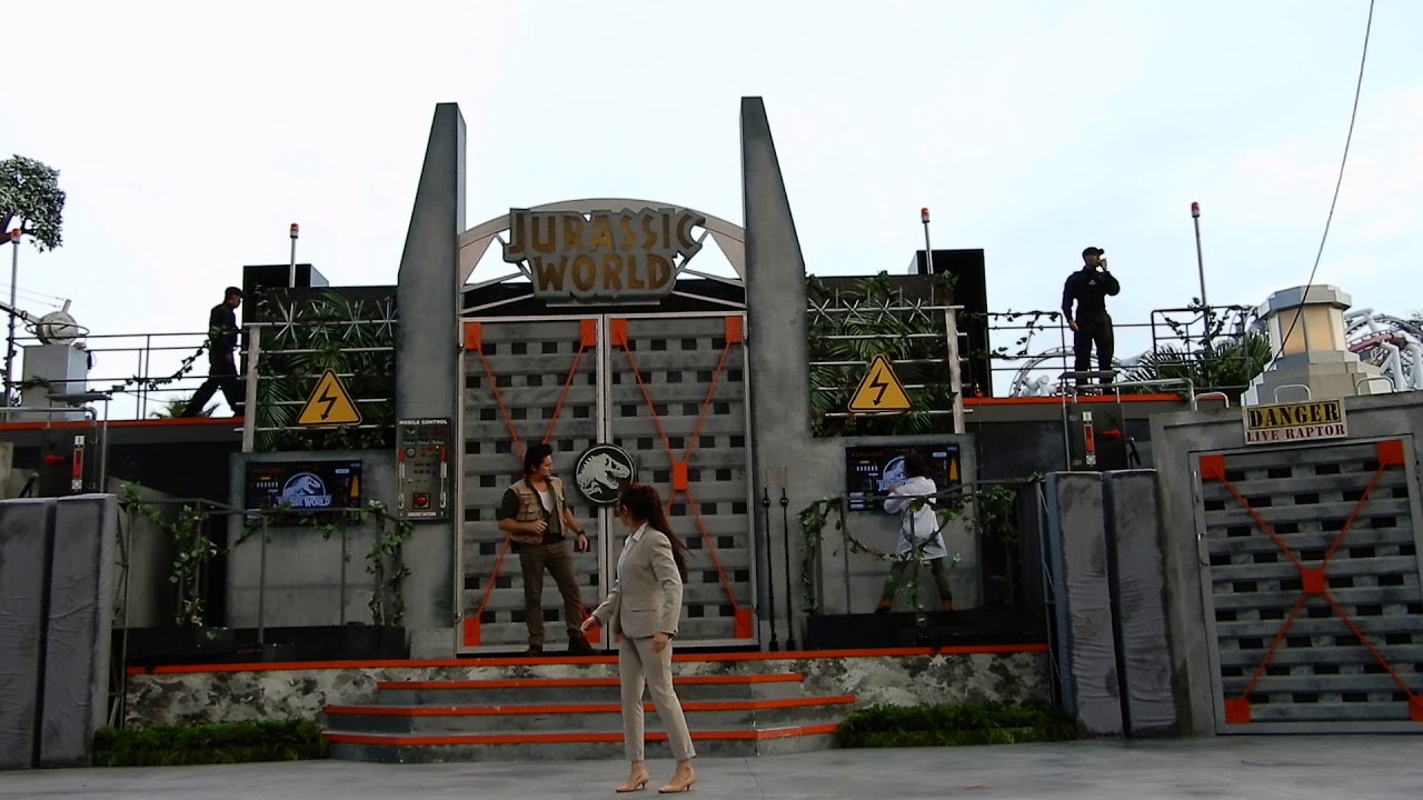 Jurassic World Roar! Live Show at Universal Studios Singapore