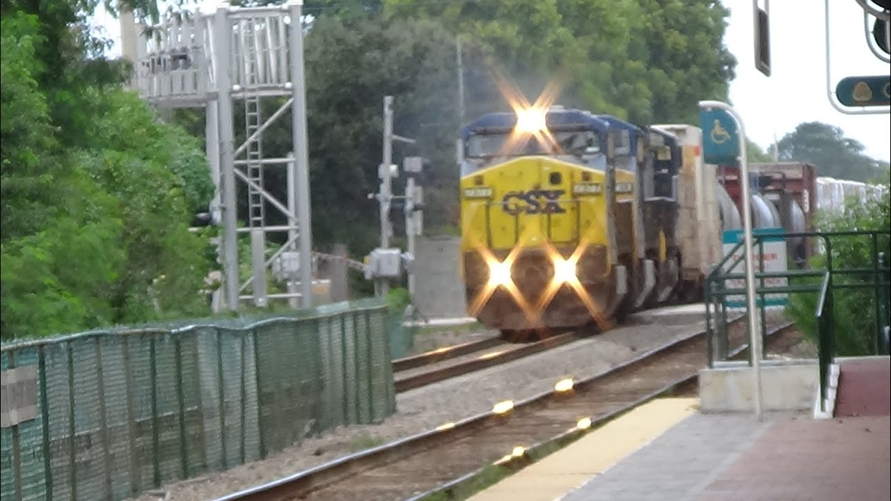 Thanksgiving Rail-fanning 2015 | FEC 109 with Pink lady and early CSX miami freight