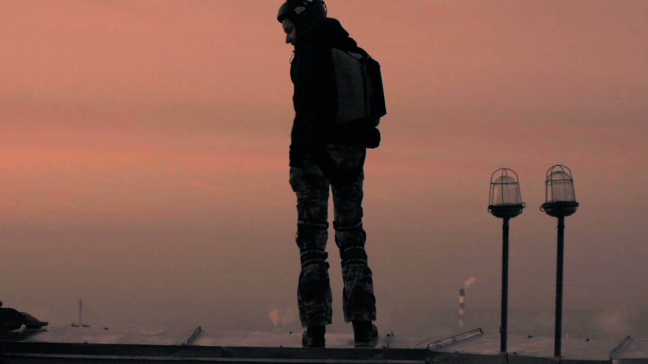 B.A.S.E. jumping in kyiv I прыжки парашютистов с дома