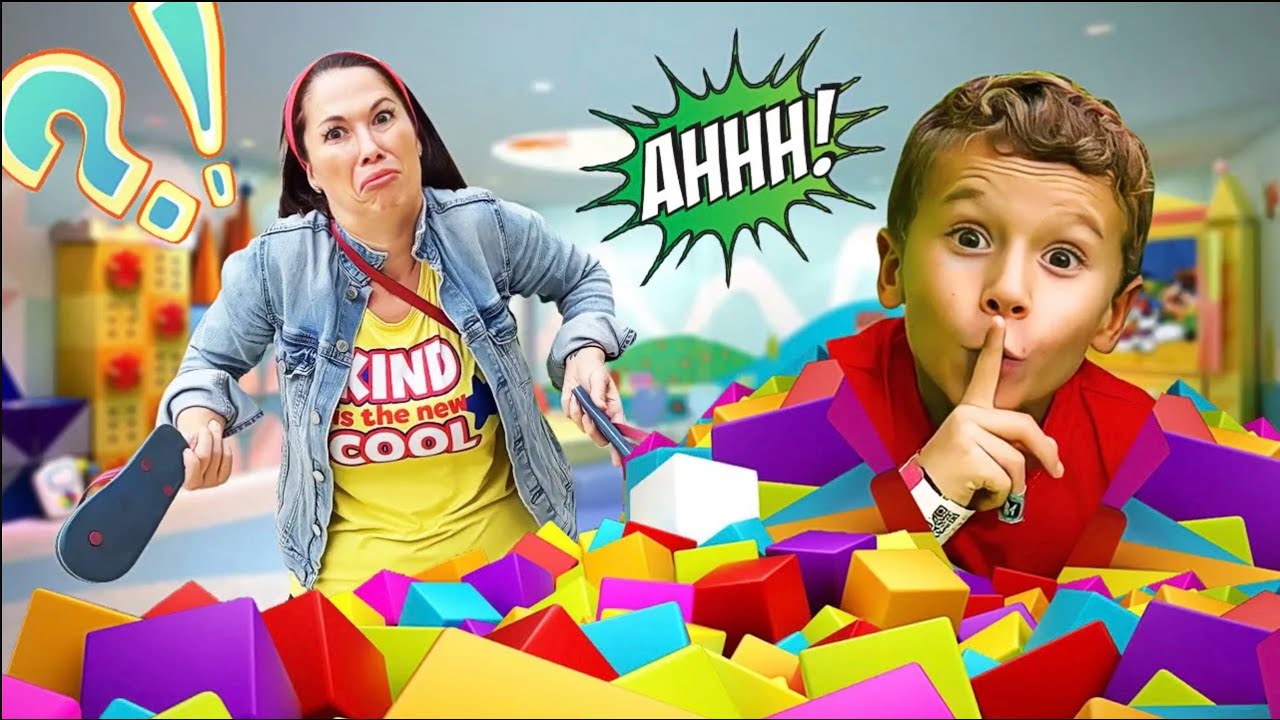 Marek plays Hide and Seek in Nickelodeon Universe 🎡 Amusement theme park rules of conduct for kids