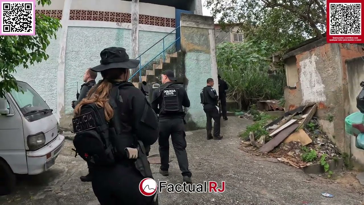Policias da DHC realizaram uma operação na Vila Kennedy para cumprir mandados de prisões.
