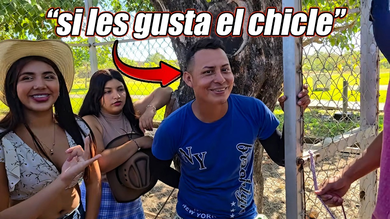 Fátima le hacia colitas a su hermano pequeño😨
