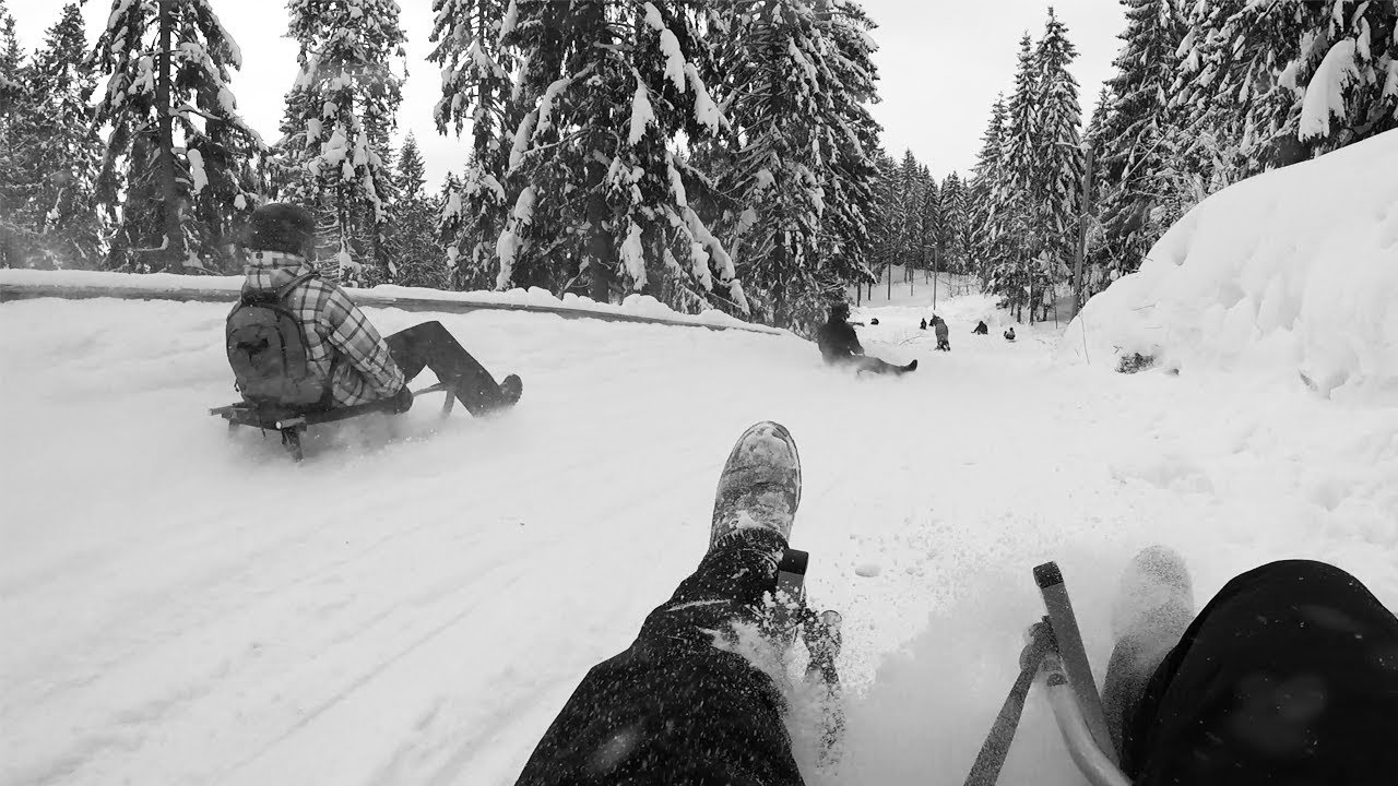 Oslo Travel Guide: Downhill sledding at Korketrekkeren