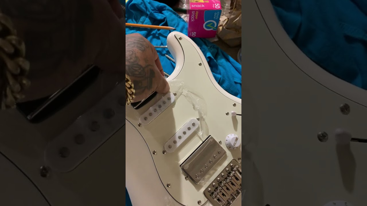 Donner Seeker series 152 Great Gig Guitar!! All it need is a good set up!!