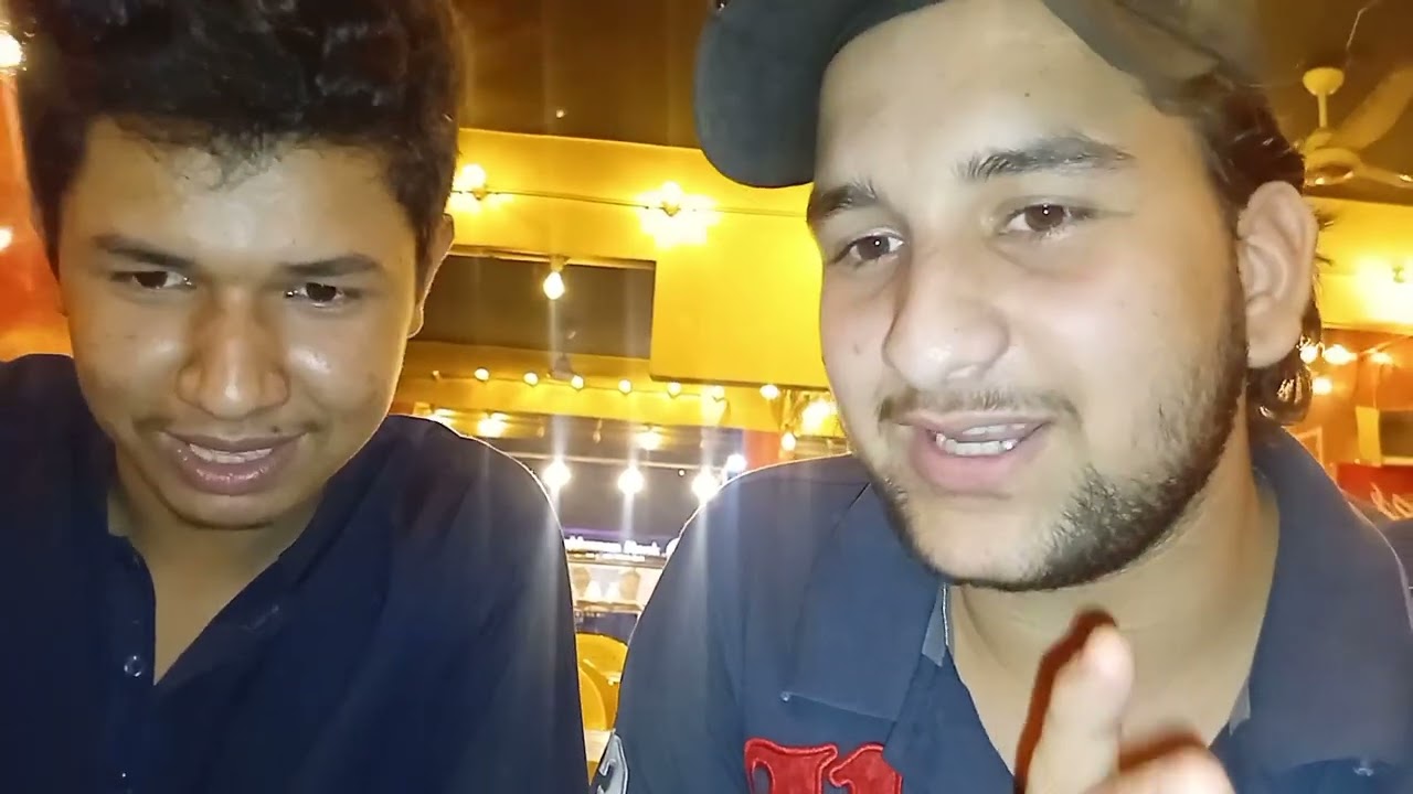 Aj hum burger khana gy🥰