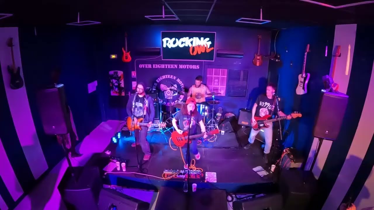 Rocking Owl Chez Over Eighteen Motors