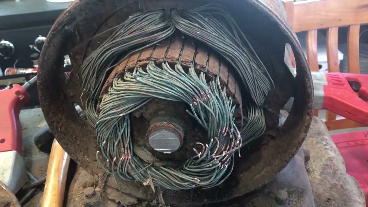 Scrapping a BIG, old, rusty motor for COPPER! -Moosescrapper # 349