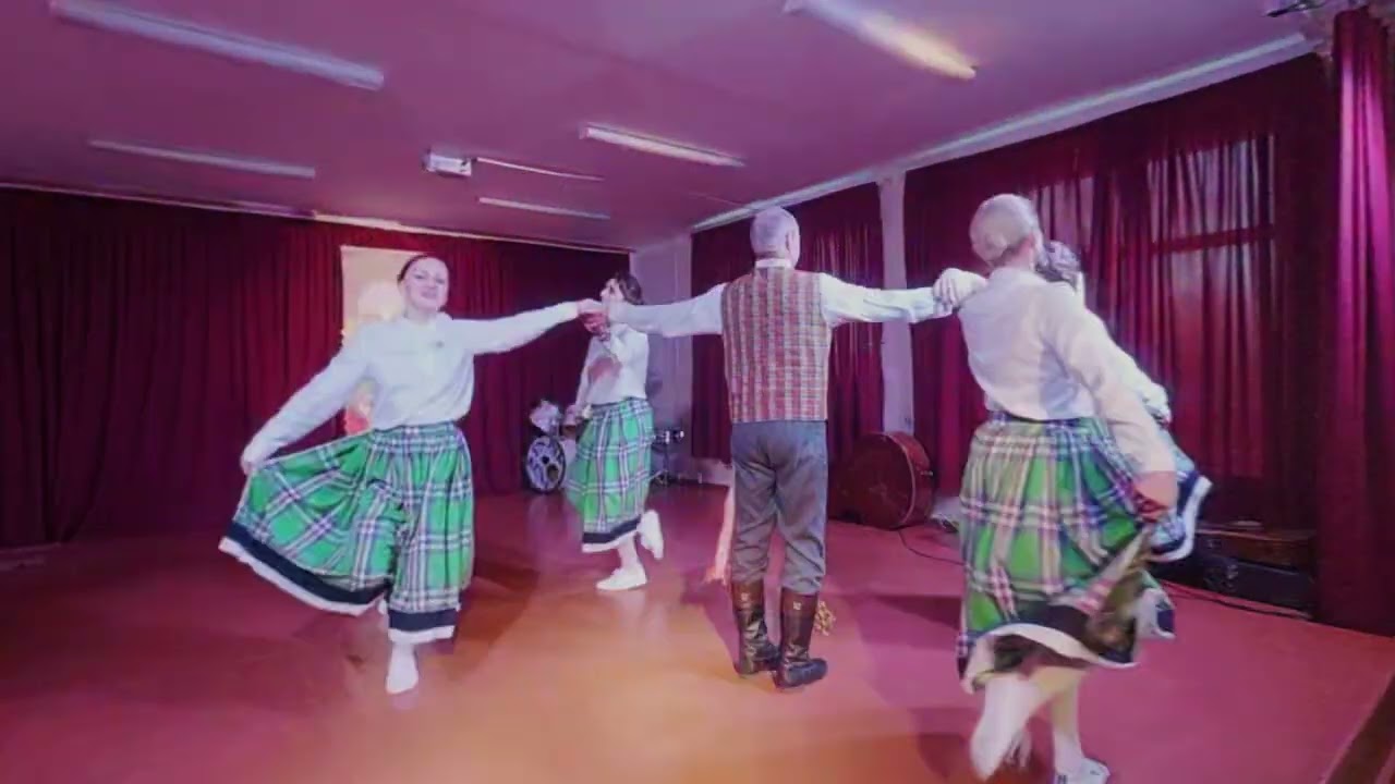 Barstyčių ''Kvietkos'' šokis su Juozuku(''En Par Kūna'')...created by @Lionix music#360 #360video