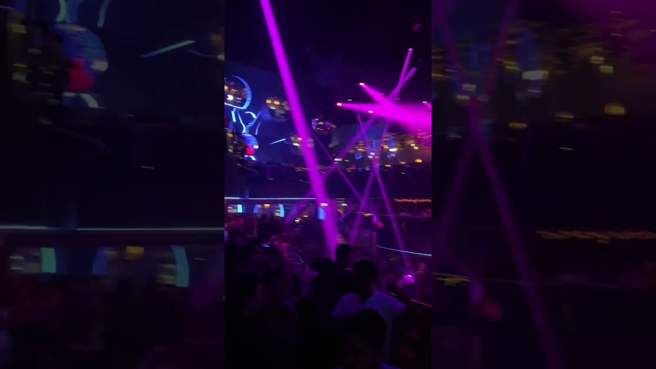 Best Night Club in Asia. Located in Singapore 🇸🇬. #viral #shorts #edm
