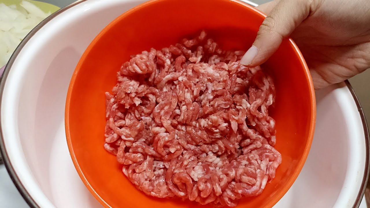 Kuvano jelo od mlevenog mesa, jako ukusan ručak, brzi recept