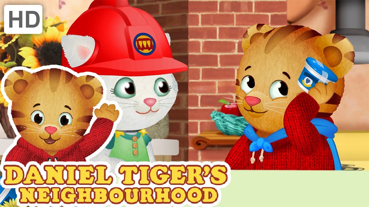Daniel Makes a Noise Maker | Season 3 (HD Full Episodes) | Daniel Tiger