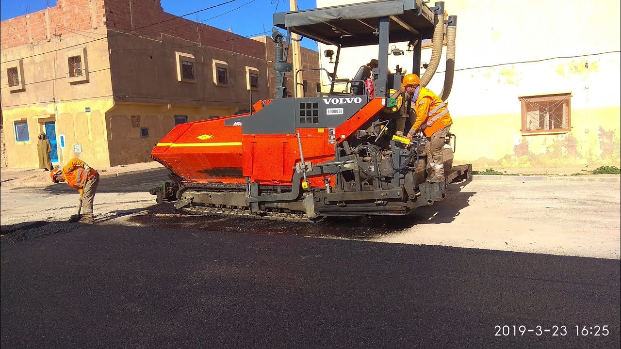 Finisseur VOLVO ABG7820B