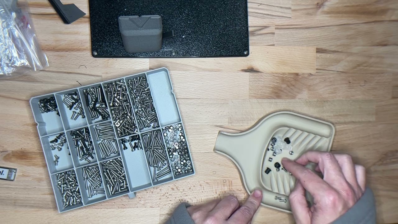 Multi-sort. The sorting tray for sorting and separating small items.