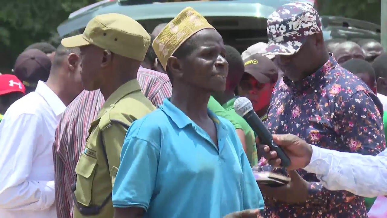 WAZIRI MKUU ANAZUNGUMZA NA WANANCHI WA SONGAMBELE-NSIMBO