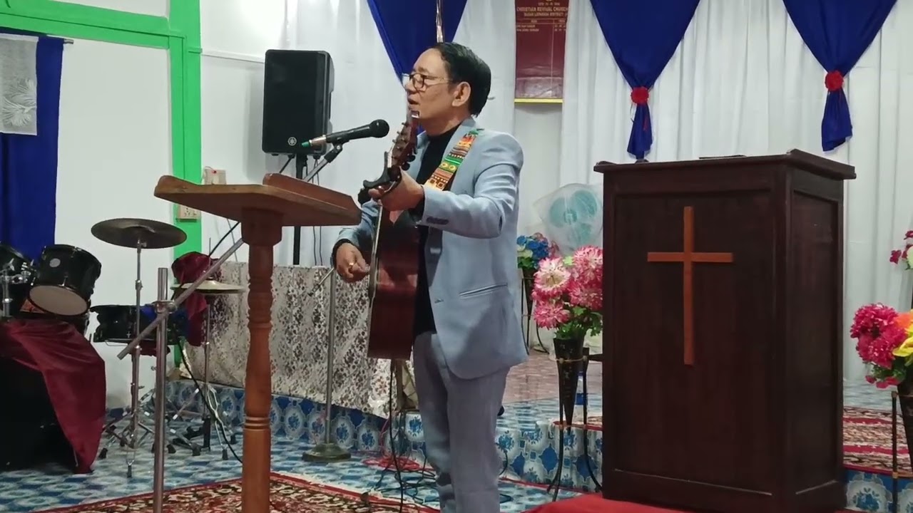 Shri Dagi Koyu special no present on Sunday service at CRC Regi church Basar Leparada District.
