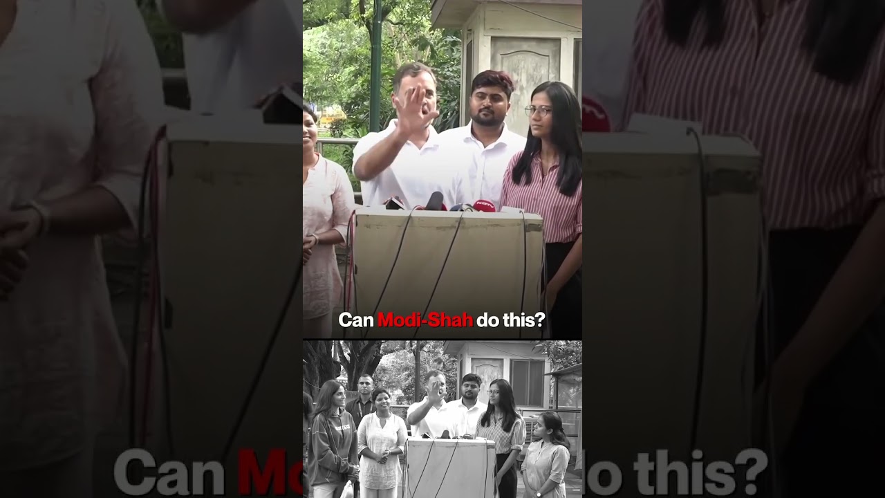 Young people are standing in front of the Indian Press, but Amit Shah and the Prime Minister...