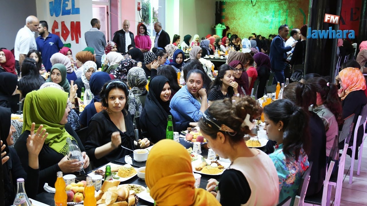 مائدة إفطار على شرف عدد من الإطارات و العاملين بمؤسسة ليوني بالمسعدين