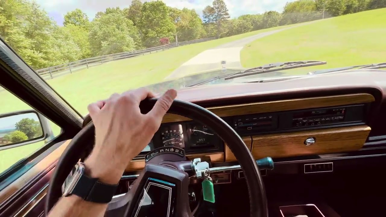 1990 Jeep Grand Wagoneer Cold Start/Drive. 70mph on a 2 lane road😎