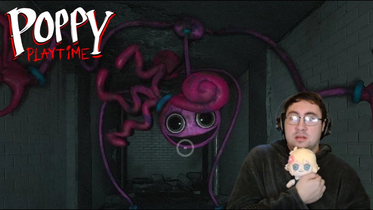 PLEASE SEND HELP SHE'S CHASING ME GUYS | Poppy Playtime Chapter 2