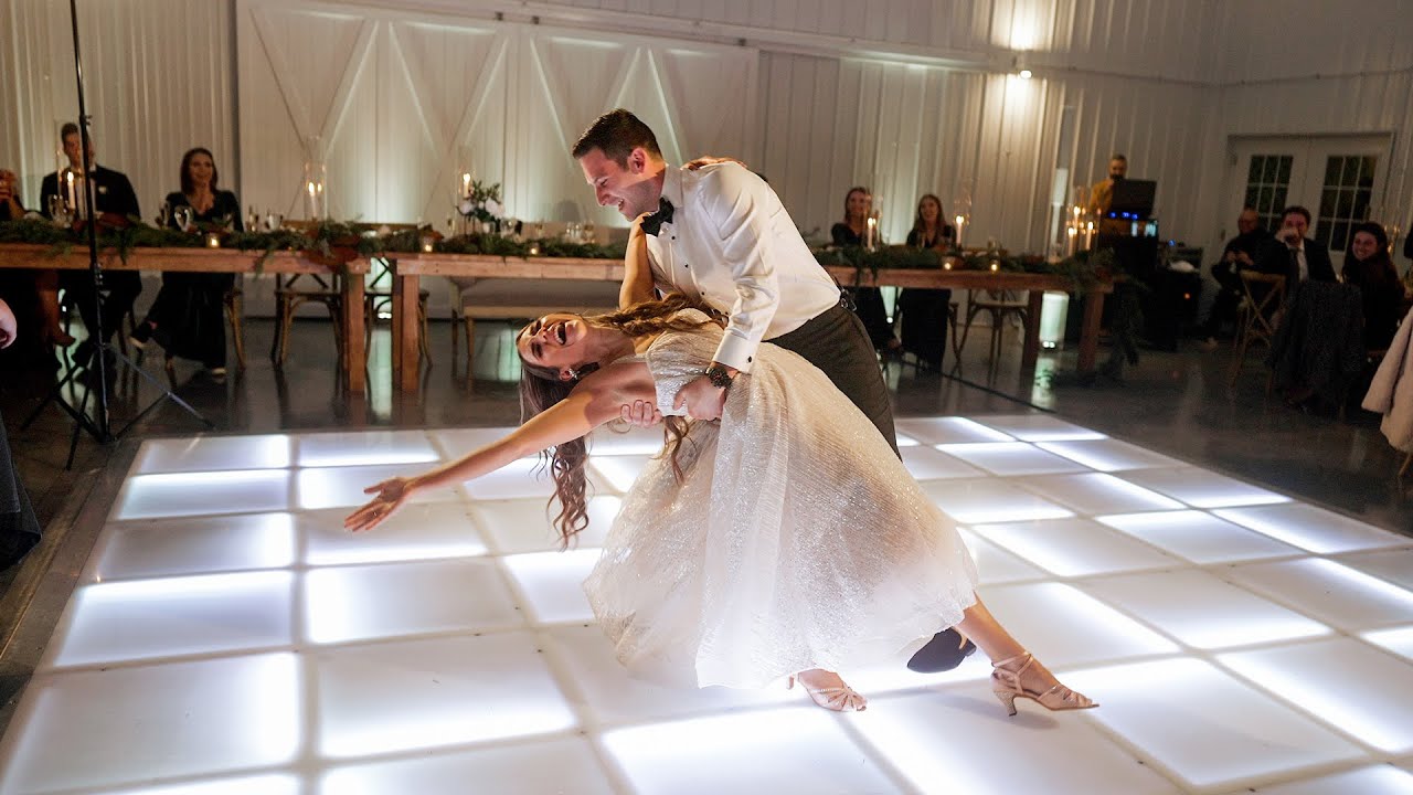 Couple performs first dance to White Christmas' 
