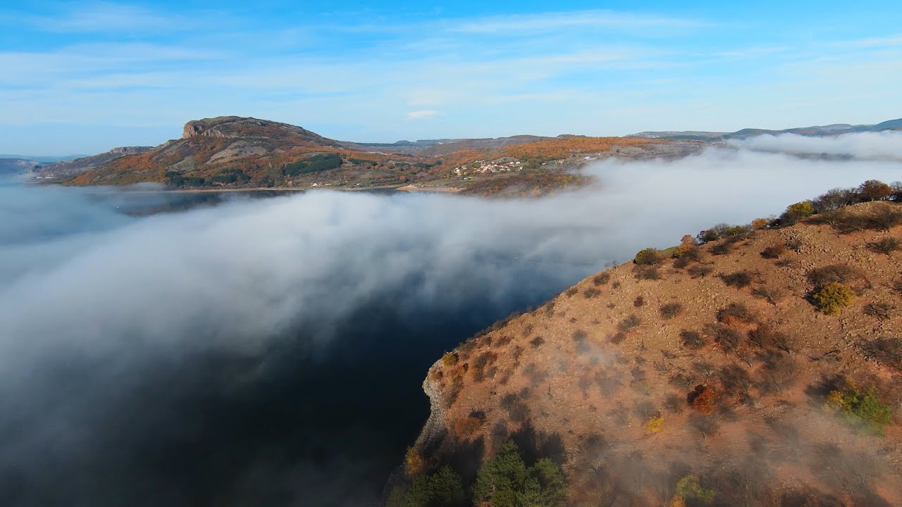 яз. Студен Кладенец под сутрешната мъгла - Studen Kladenets dam under morning mist near Gniazdovo