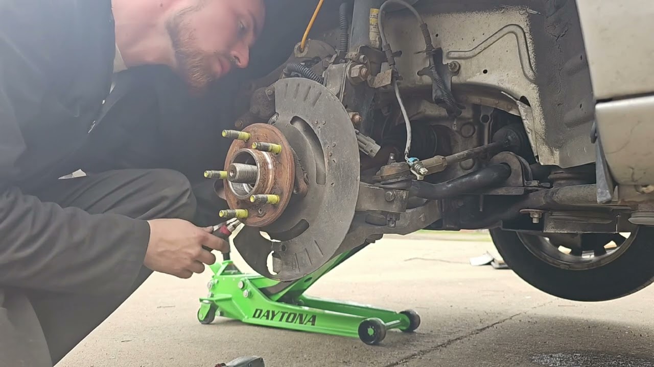 2006 Buick Lucerne front wheel bearing replacement