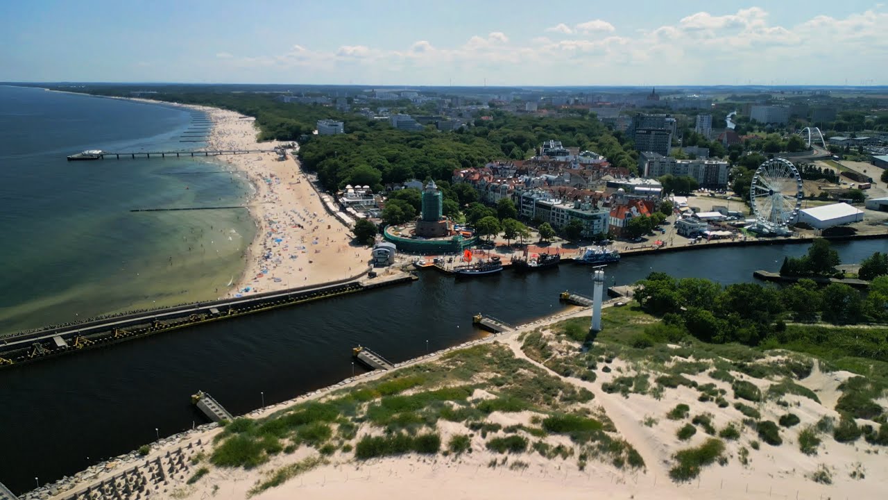 KOŁOBRZEG Z LOTU PTAKA | WAKACJE LATO 2024 [4K]
