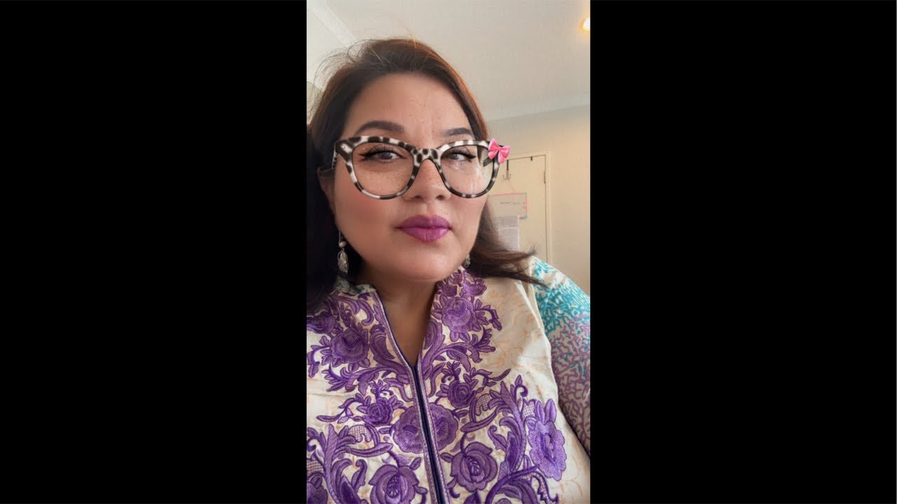 কালের যাত্রার ধ্বনি শুনিতে কি পাও তারই রথ নিত্যই উধাও!