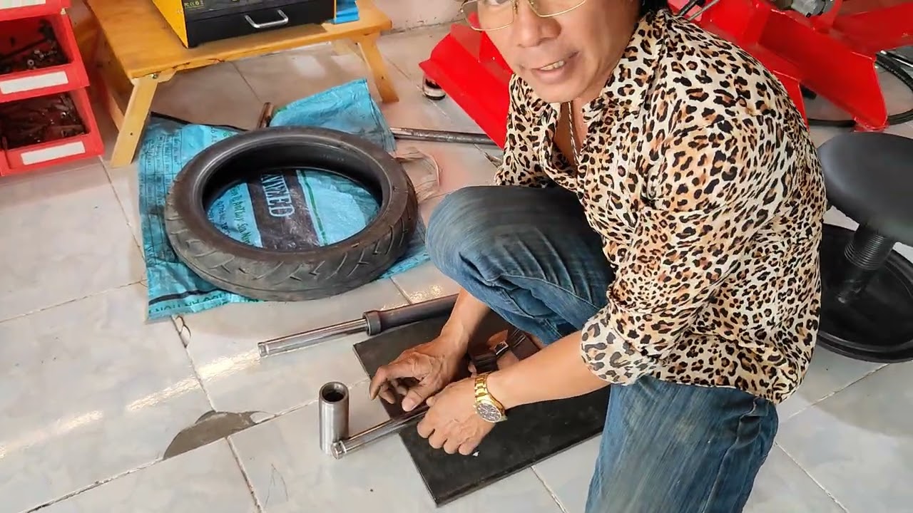 Sang tay ga 55 máy ép mâm mẫu mới