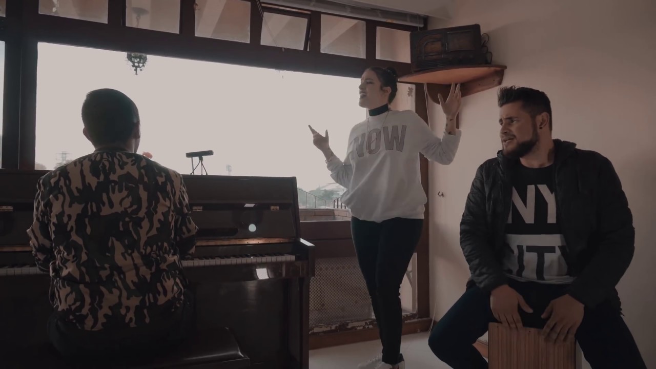 Lianna - Me quedo aquí (Sesión Acustica)