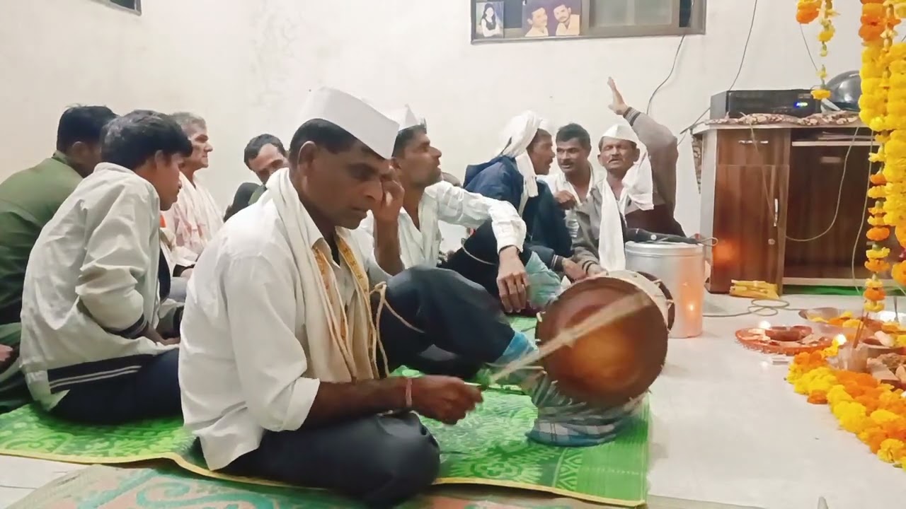 घऱ्यादेव भोये परिवार सुळे   आदिवासी ढाका धनेर जुग  मो.7264984059