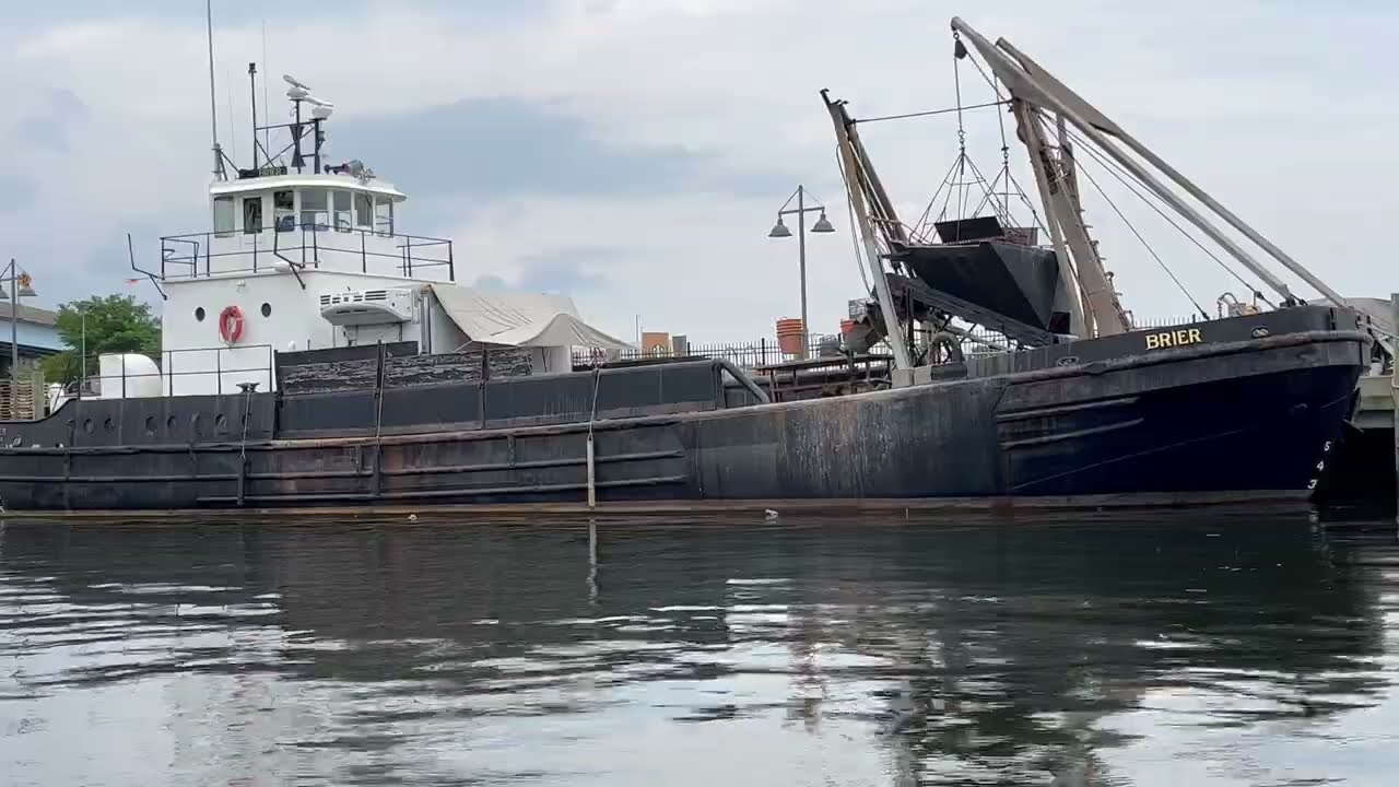 Como sacan almejas y ostras los barcos en bridgeport ct #pescando #usa #boat #pesca  #connecticut