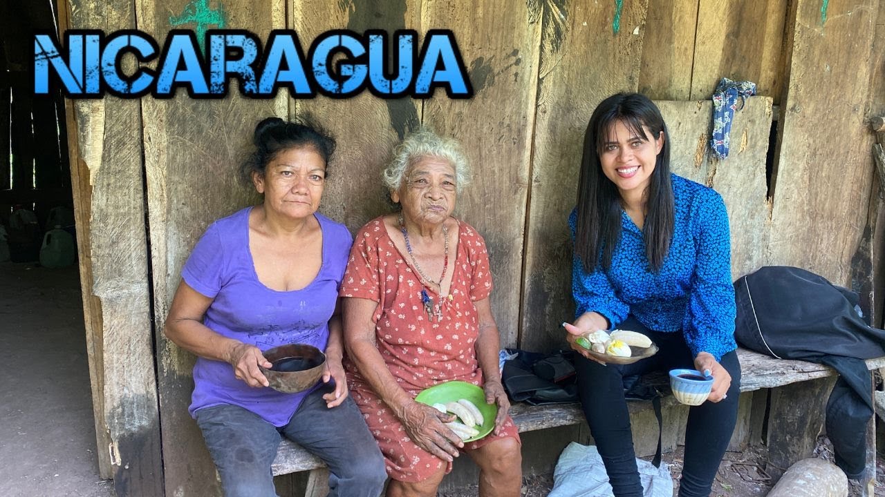 Sobreviviendo con banano con sal / La abuelita Natividad