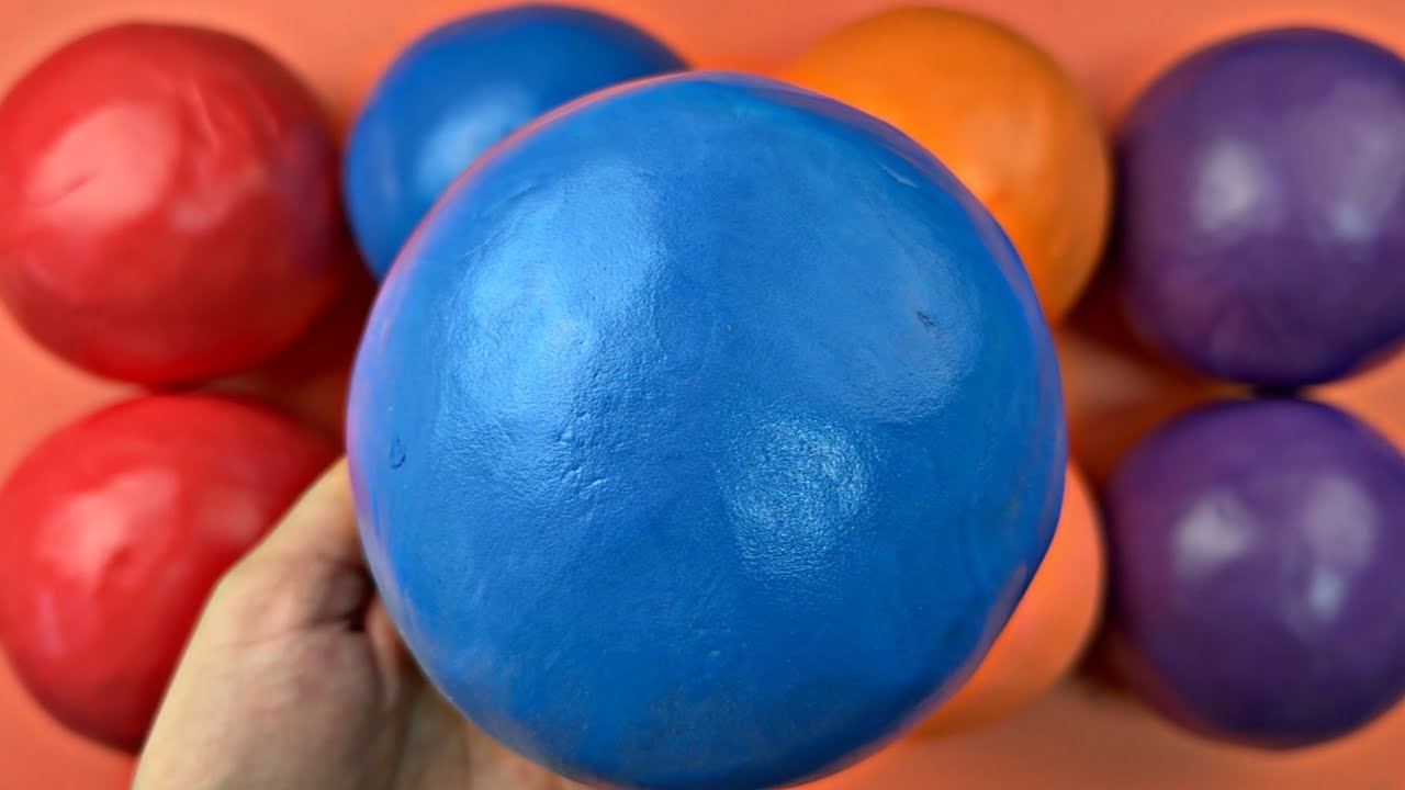 Cracking light plasticine | ASMR video