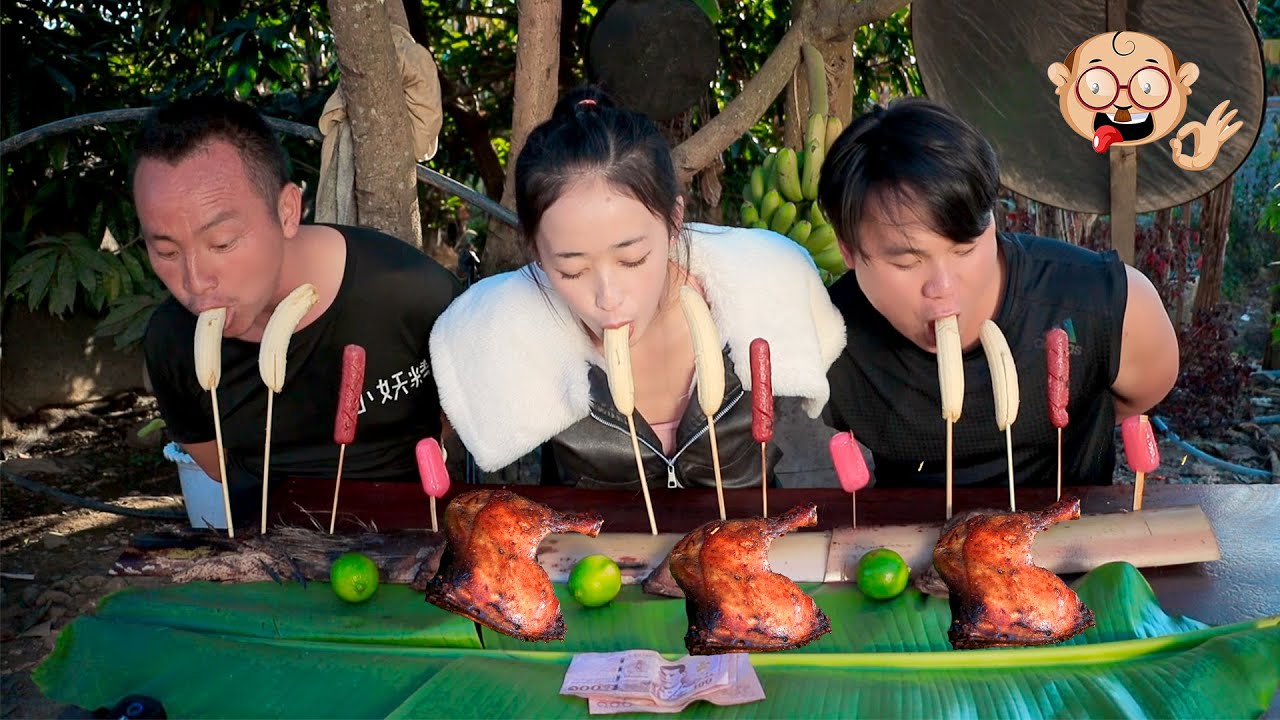 Ev tes xeem noj banana ,ice cream,hot dog funny game challenge with beautiful girl