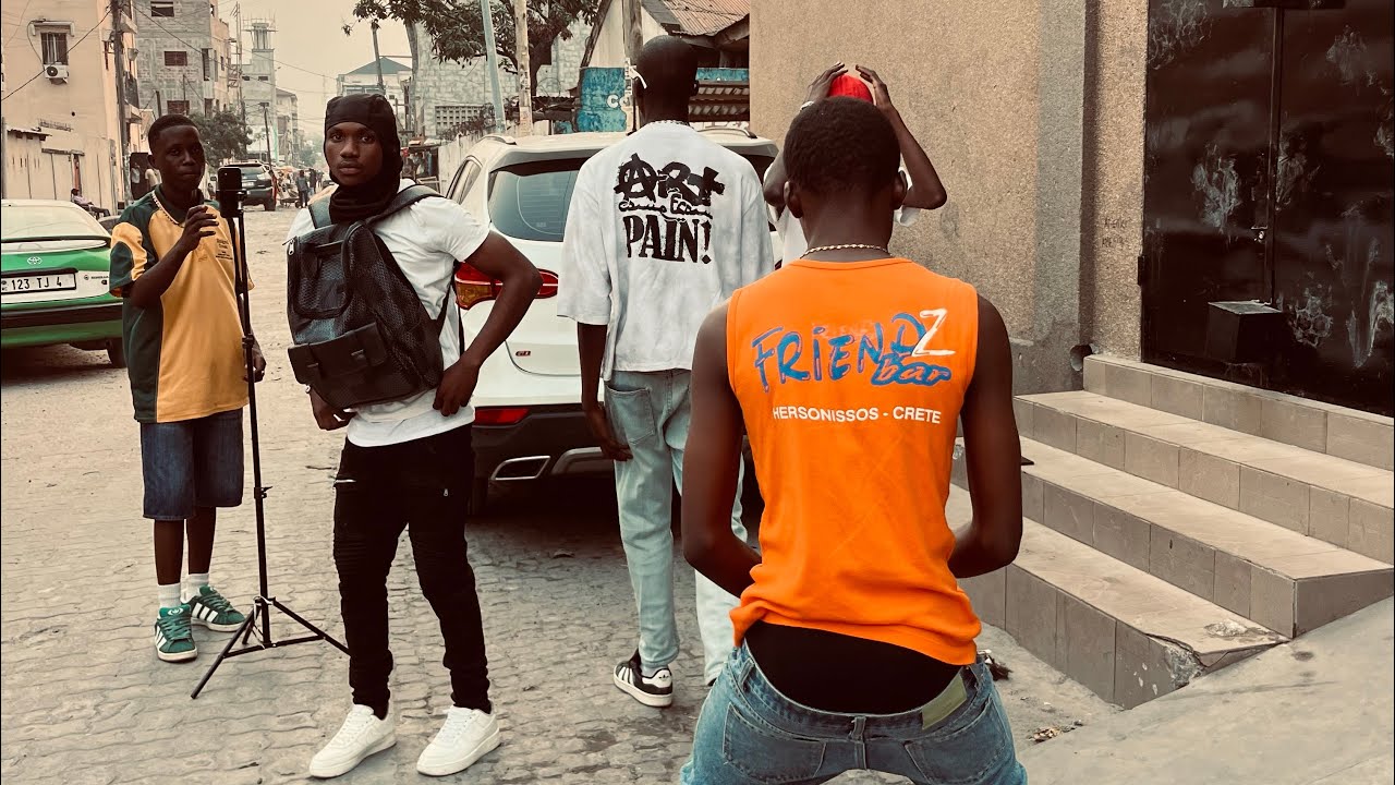 TEAM MA&Iuml;MOUNA242 Casse ton dos ( clip Officiel )