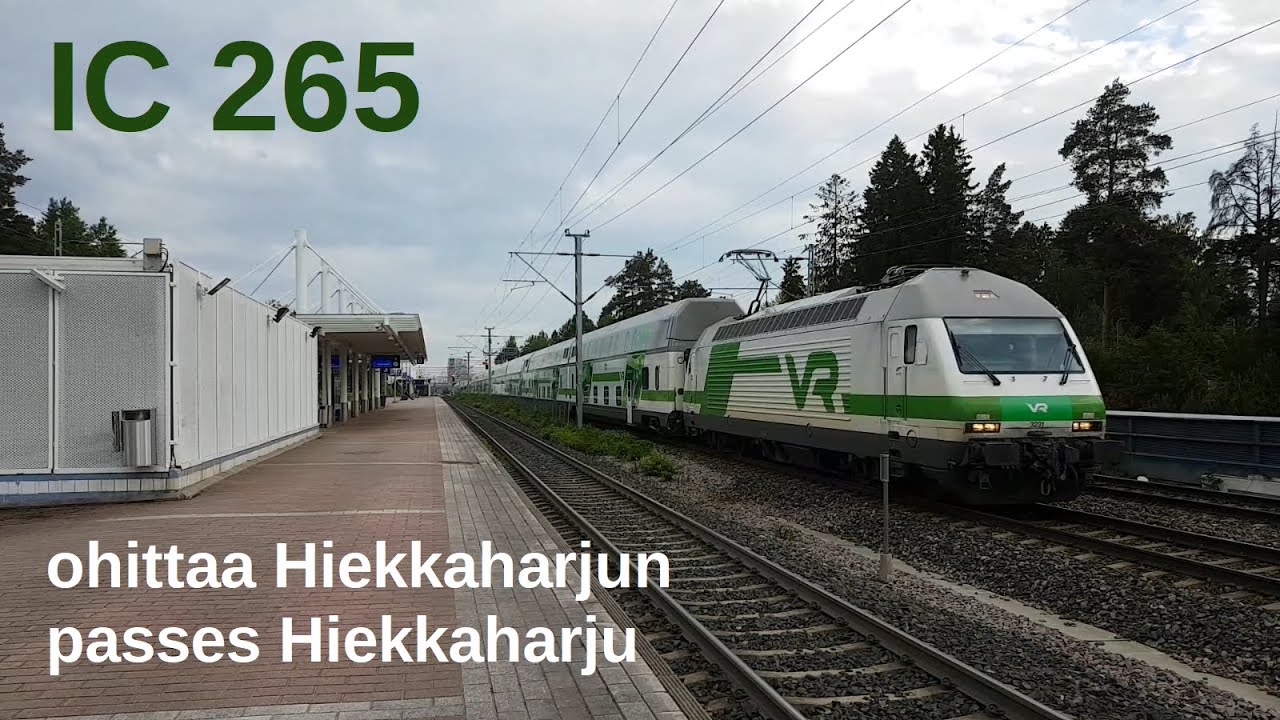 Yöjuna IC 265 ohittaa Hiekkaharjun | Night train IC 265 passes Hiekkaharju