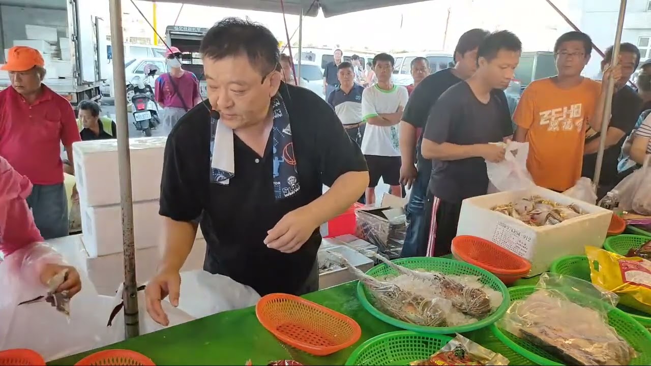 高雄蚵仔寮興爸客海鮮拍賣海鮮叫賣