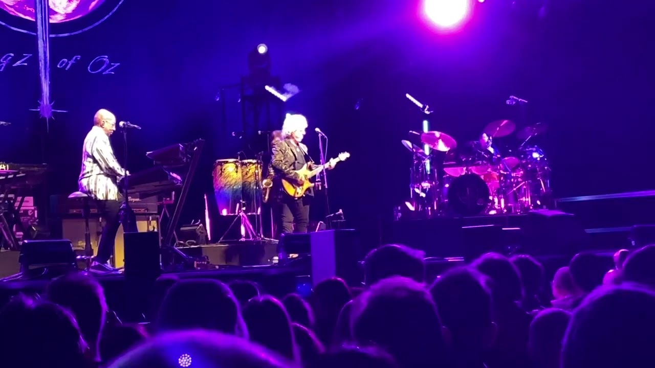 Toto - stop Loving you (Royal arena Copenhagen 22. februar 2025)