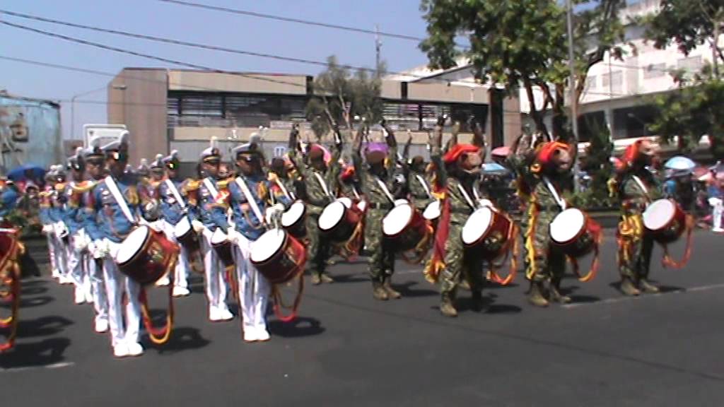Taruna Akmil dalam HUT RI ke 70 Karnaval Kota Magelang 2015 Display (part2)