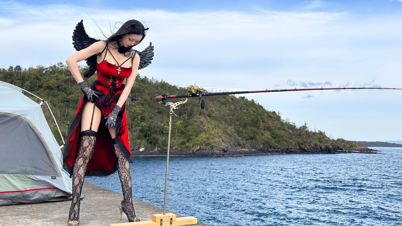 訳あって人間界の大物を釣りに来た魔界の女